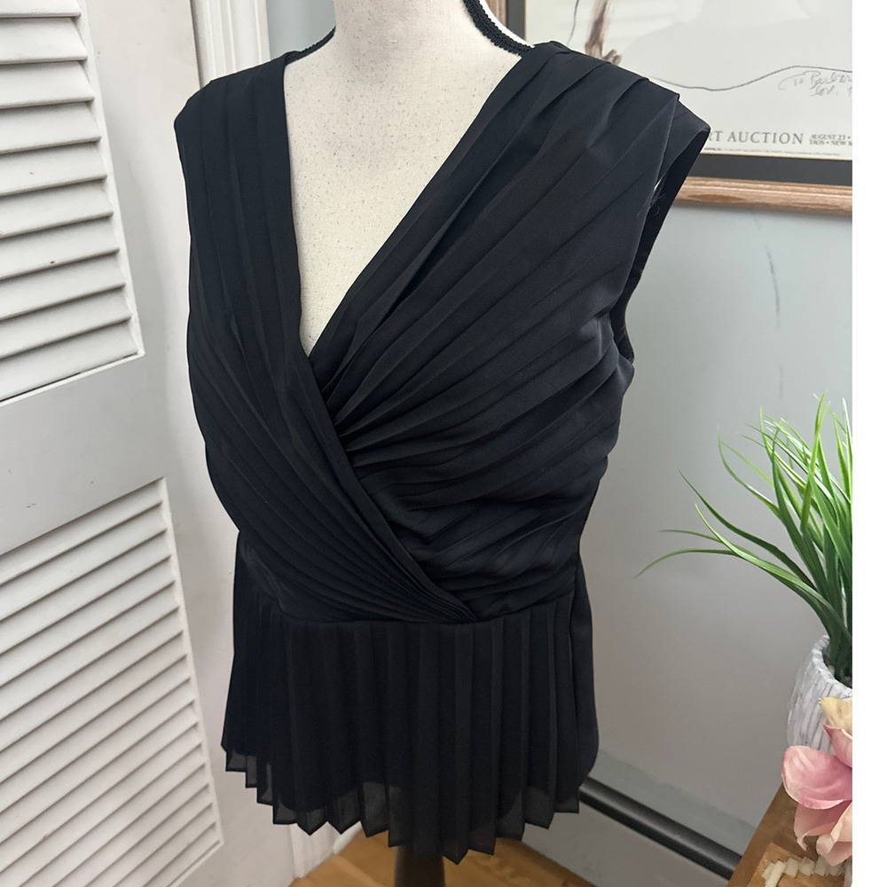 Escada Top Womens US 10 Black Crepe Sleeveless Peplum Minimalist Quiet Luxury - Picture 6 of 12